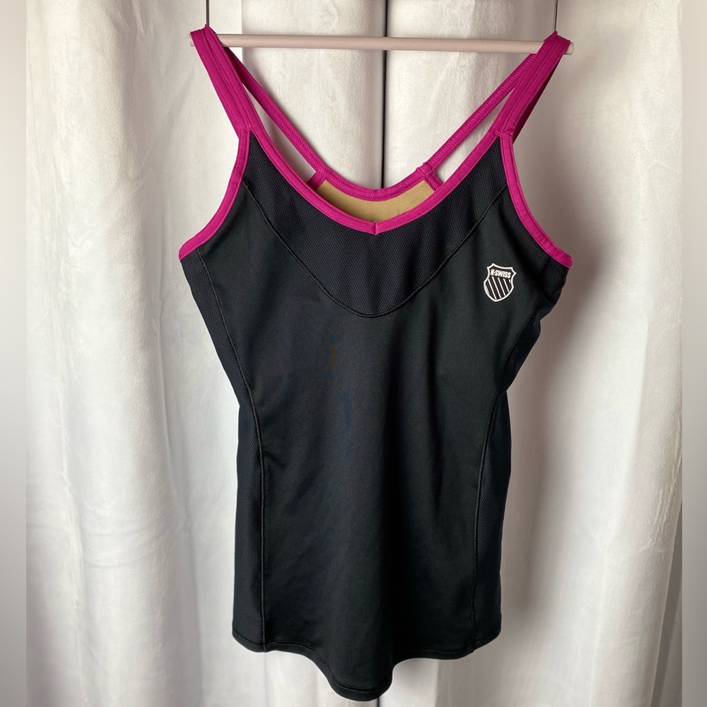 K-SWISS tennis tank.